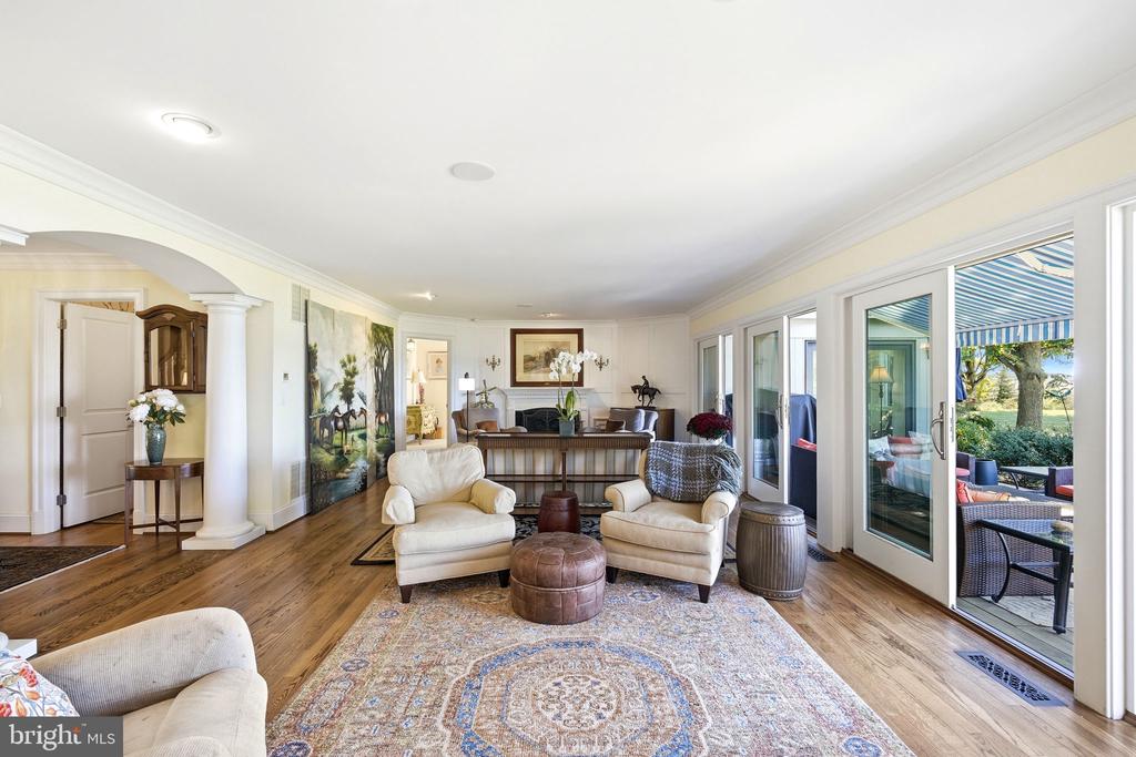 8242 INGLETON CIRCLE