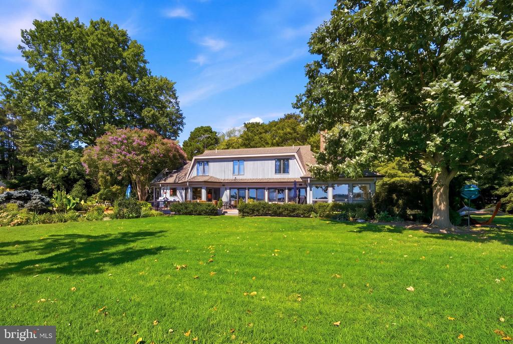8242 INGLETON CIRCLE