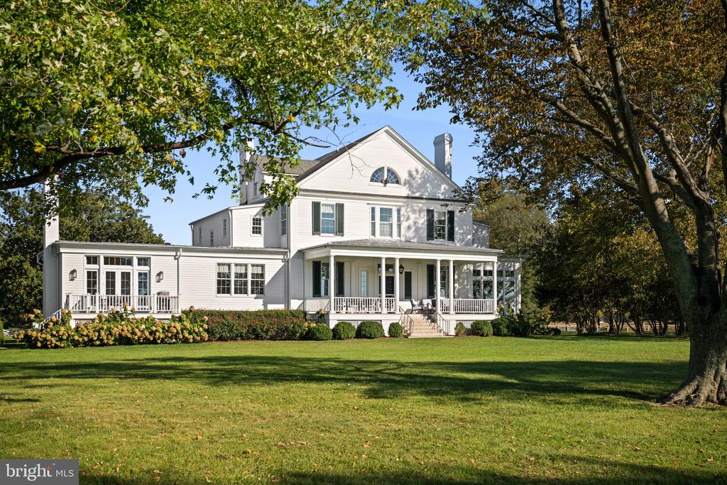 26546 PRESQUILE FARM DRIVE