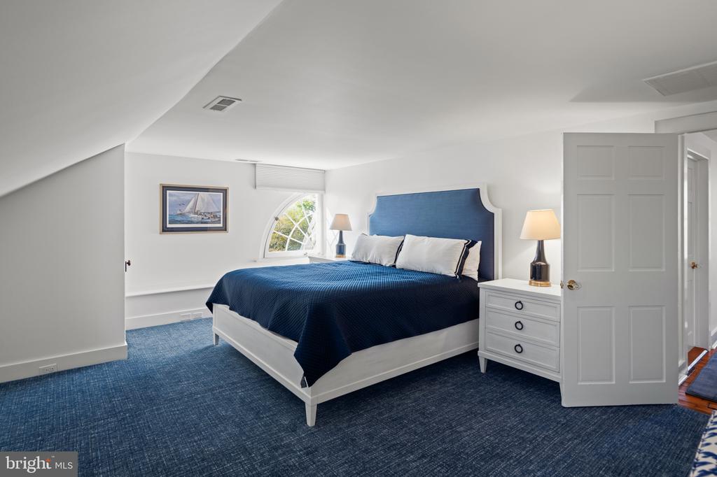 26546 PRESQUILE FARM DRIVE