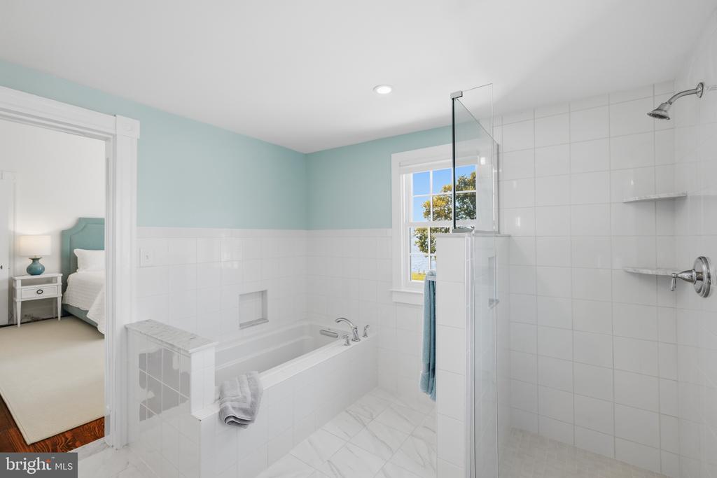 26546 PRESQUILE FARM DRIVE