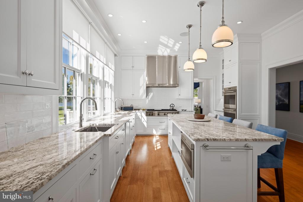 26546 PRESQUILE FARM DRIVE