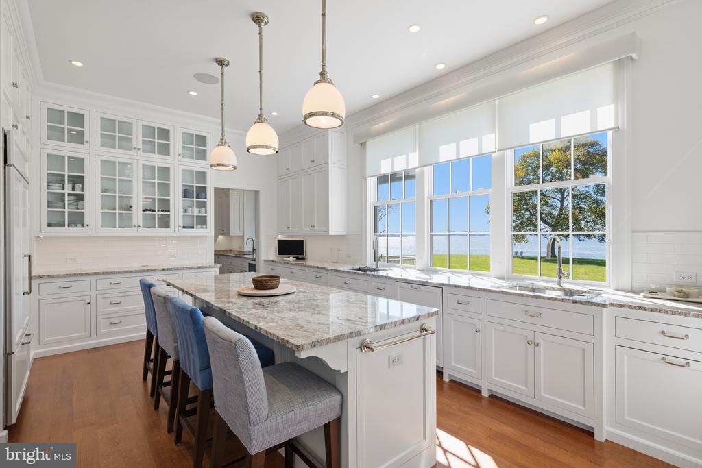 26546 PRESQUILE FARM DRIVE