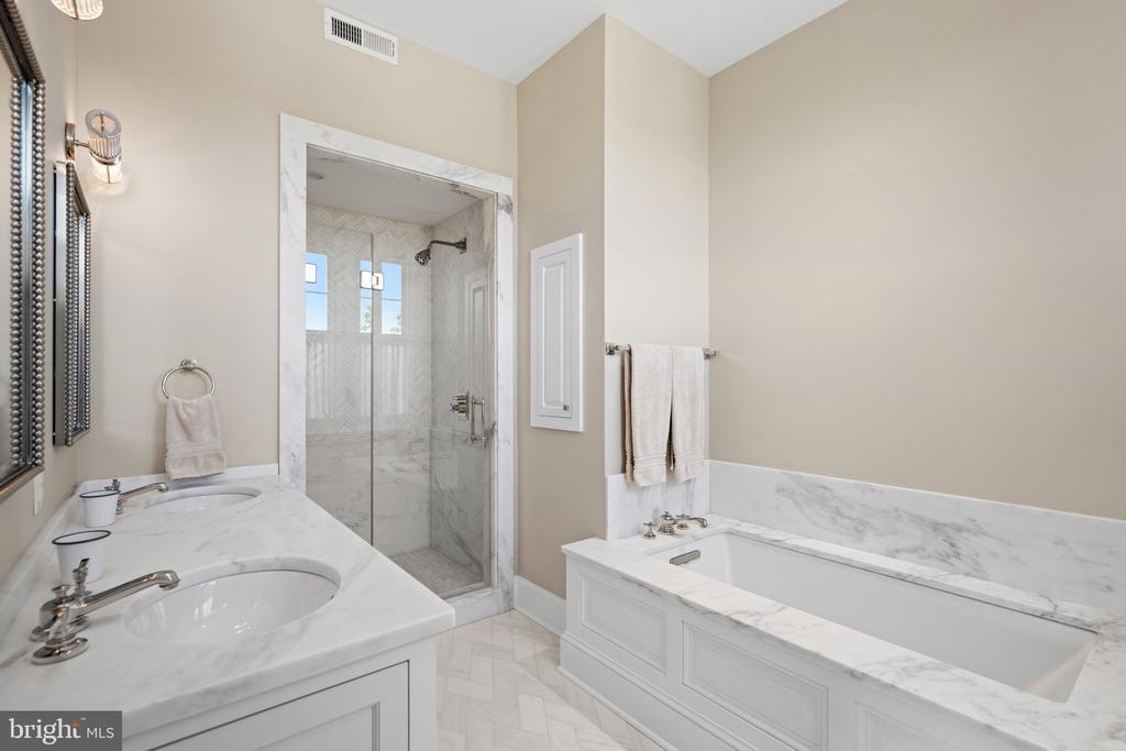26546 PRESQUILE FARM DRIVE