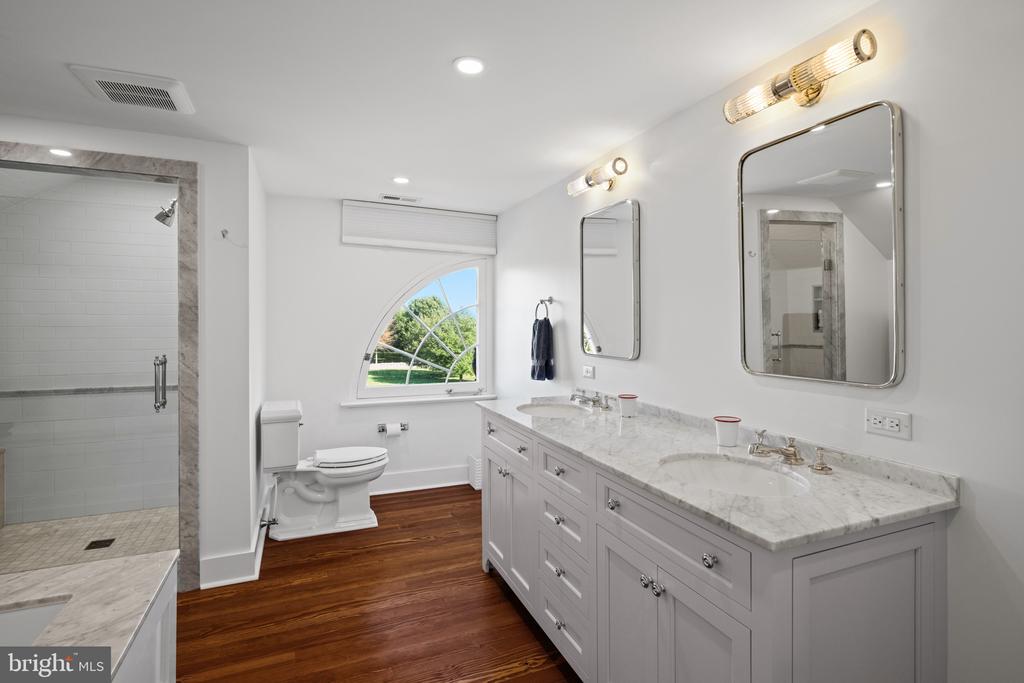 26546 PRESQUILE FARM DRIVE