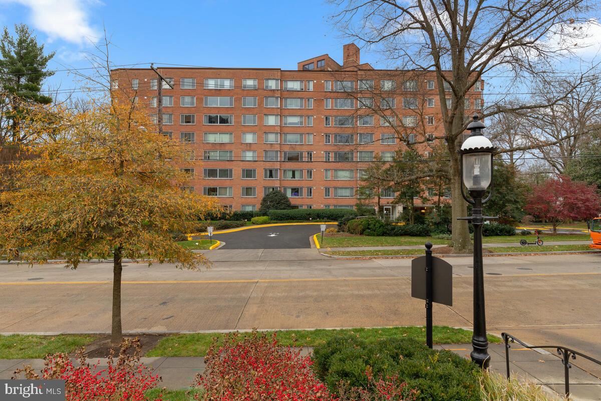 4200 CATHEDRAL AVENUE NW Unit: 519