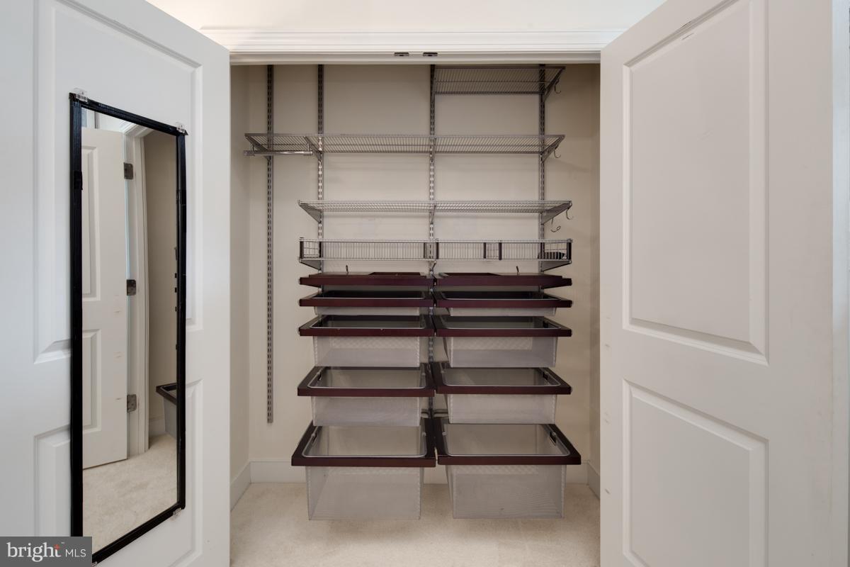 2425 L STREET NW Unit: 329
