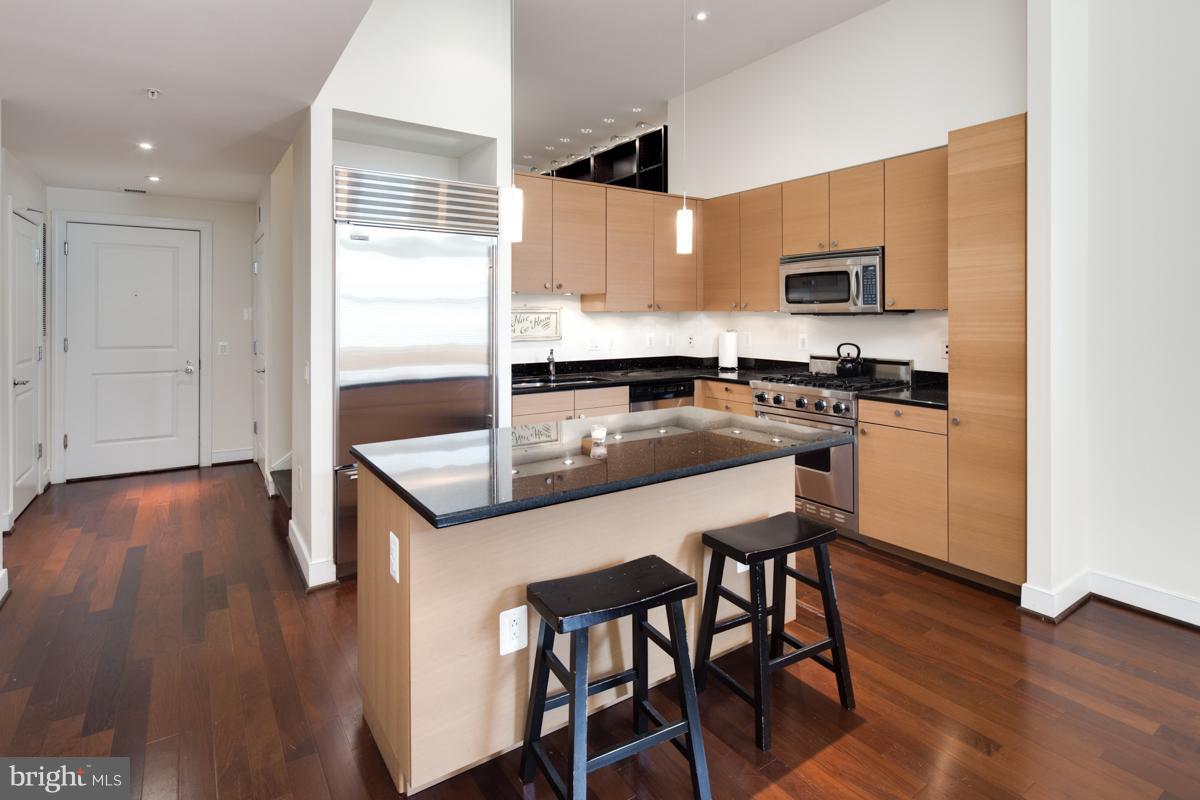 2425 L STREET NW Unit: 329