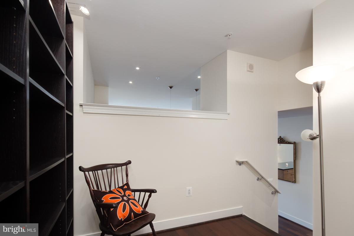 2425 L STREET NW Unit: 329