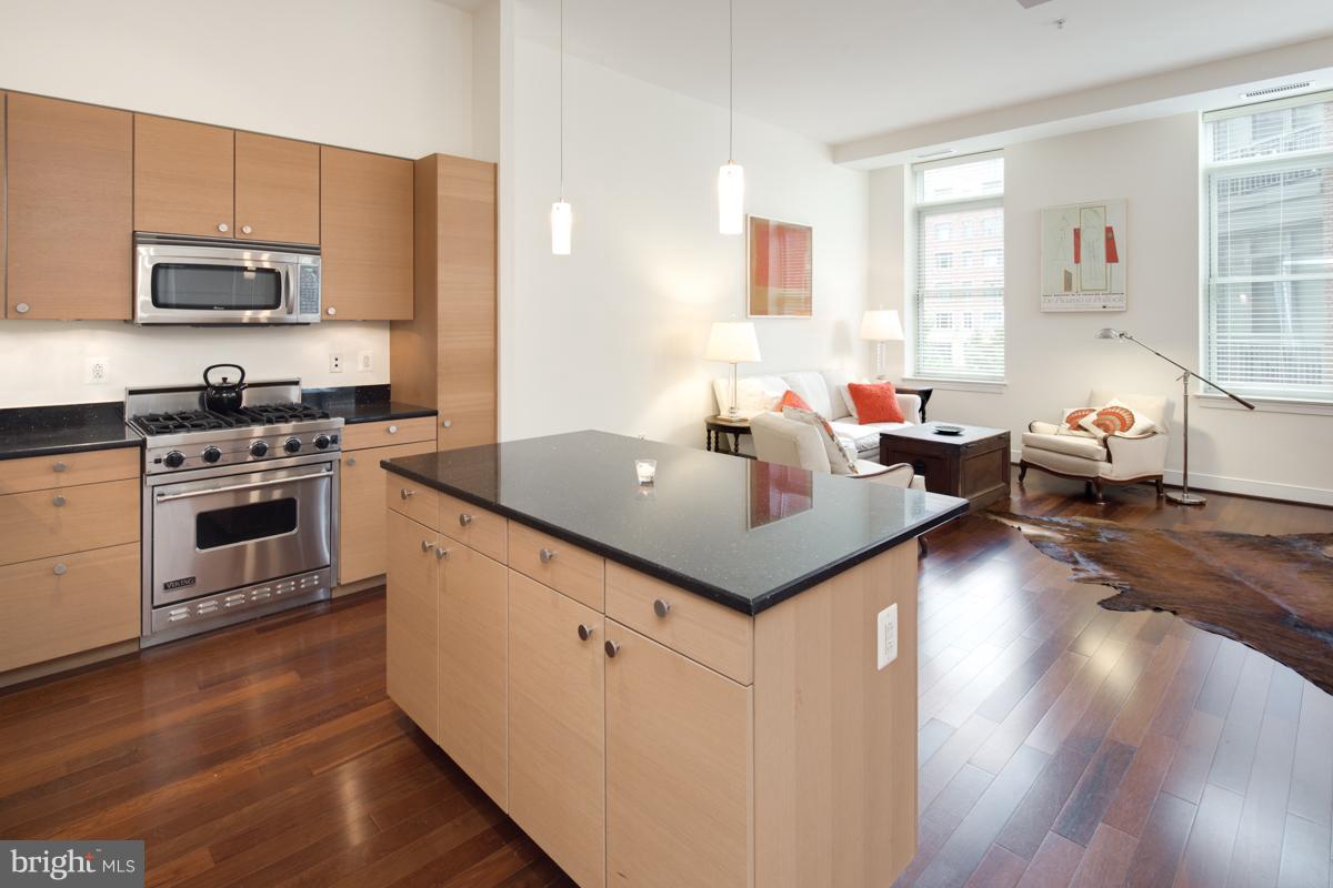 2425 L STREET NW Unit: 329