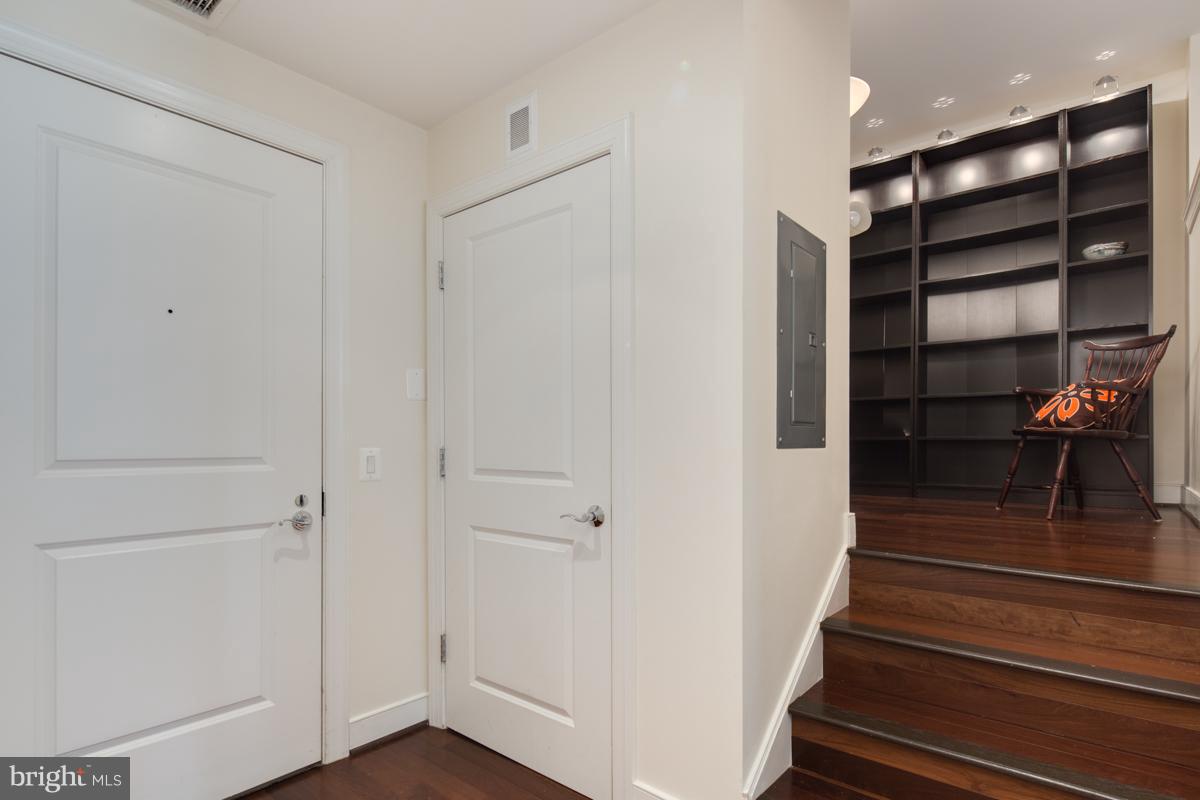 2425 L STREET NW Unit: 329