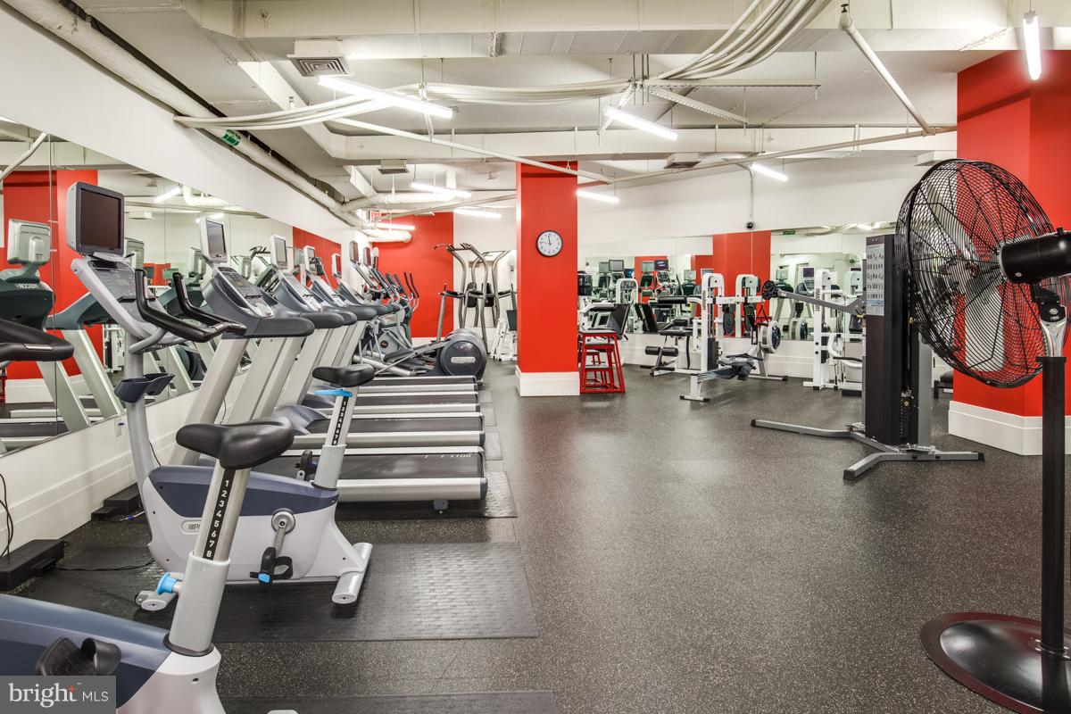 2425 L STREET NW Unit: 329