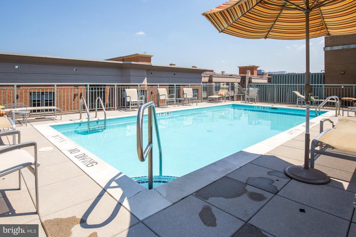 2425 L STREET NW Unit: 329