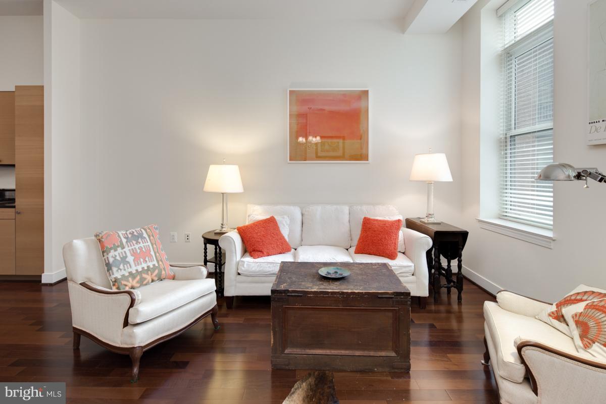 2425 L STREET NW Unit: 329