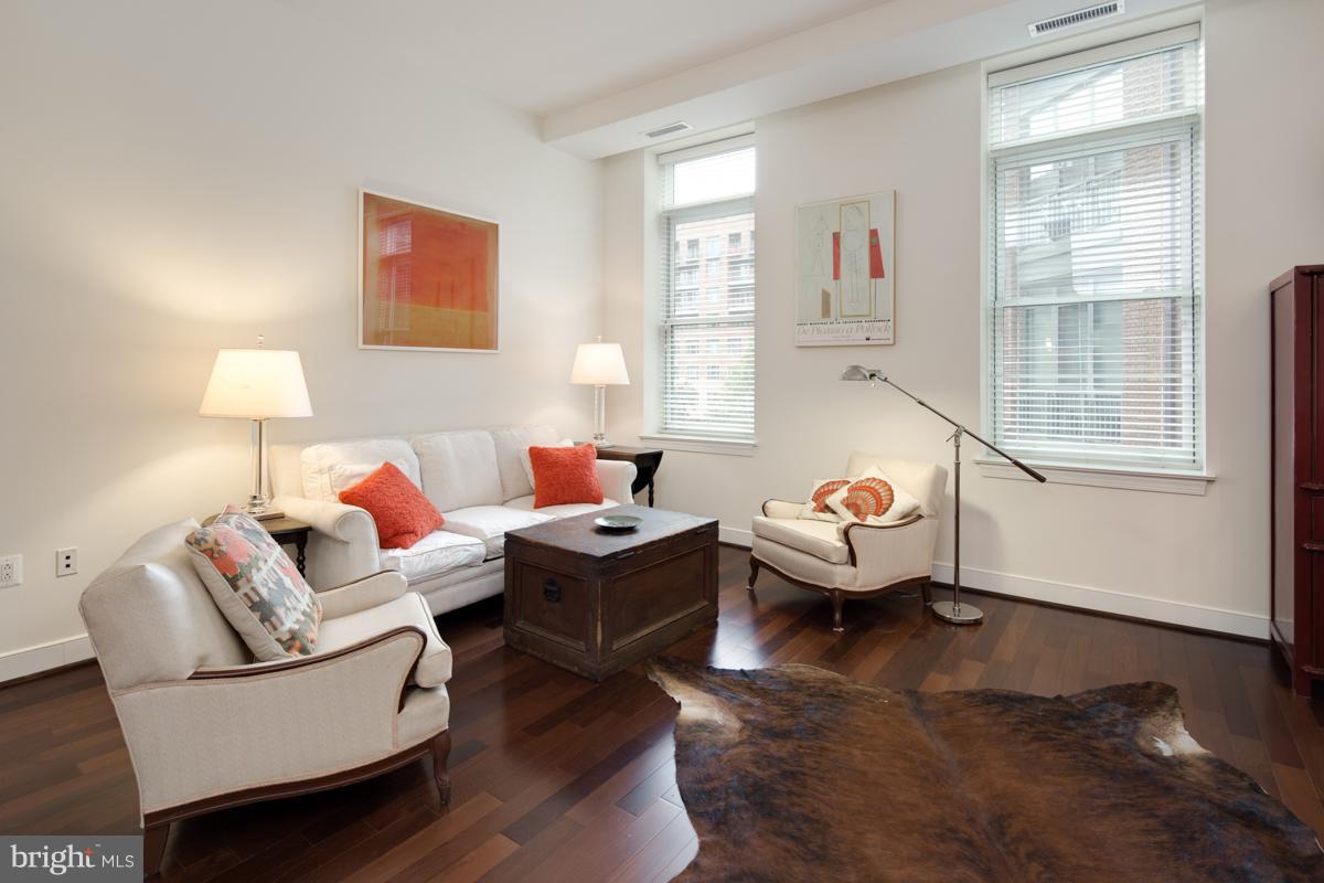 2425 L STREET NW Unit: 329