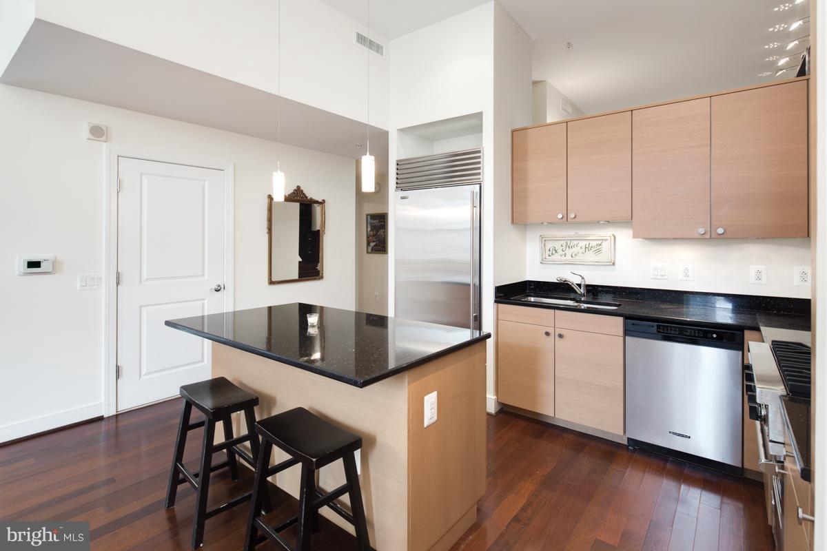 2425 L STREET NW Unit: 329
