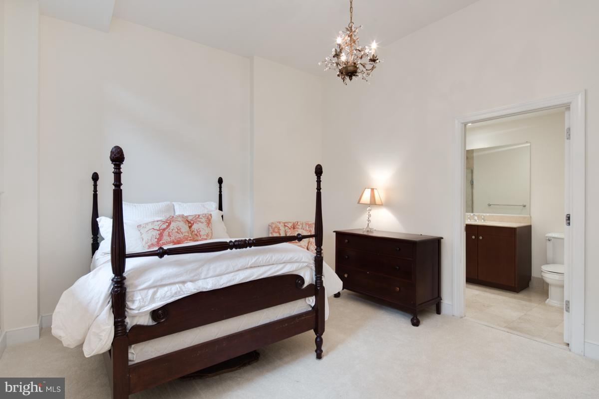 2425 L STREET NW Unit: 329