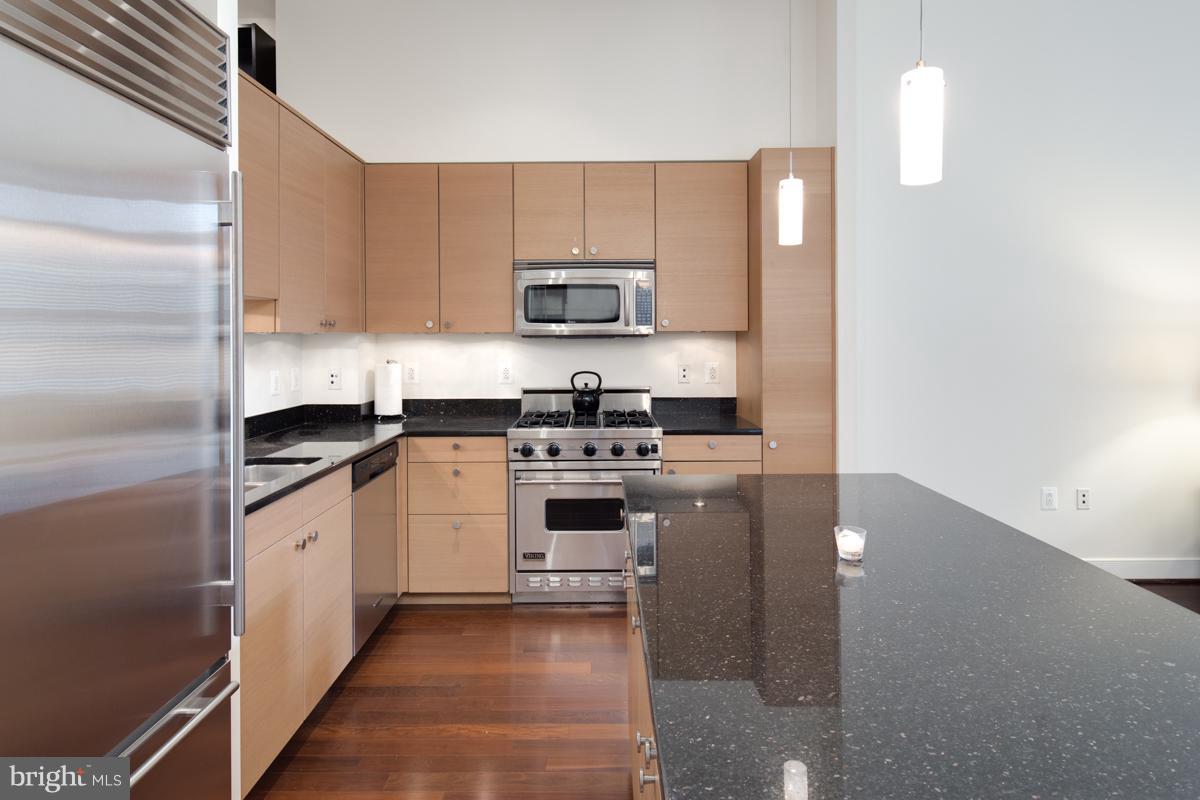 2425 L STREET NW Unit: 329