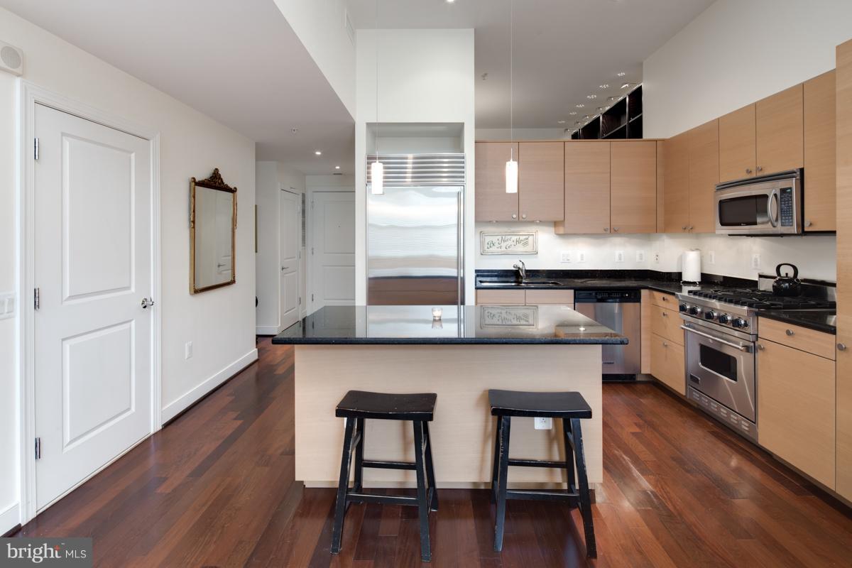 2425 L STREET NW Unit: 329