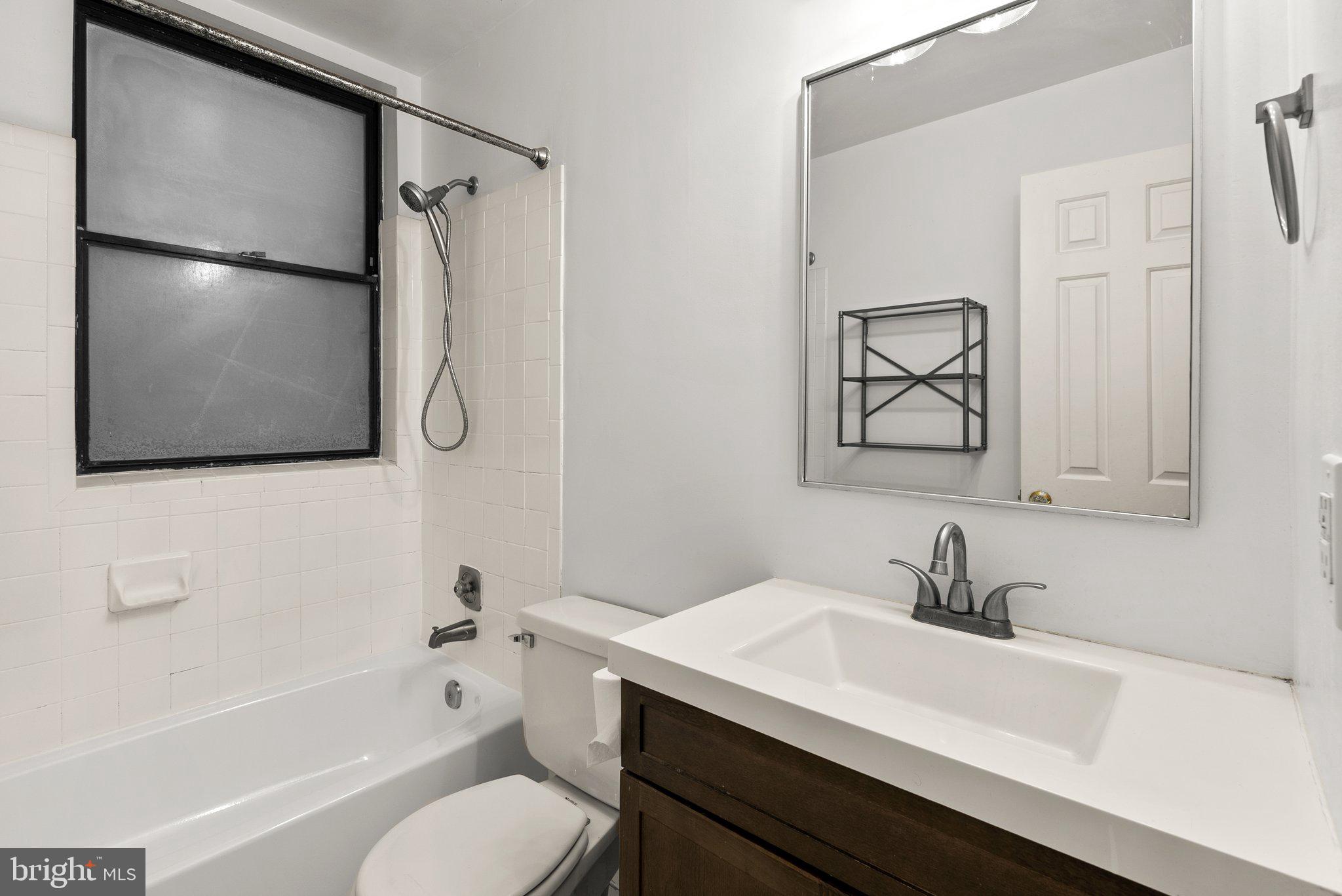 2310 Ashmead PLACE NW Unit: 203