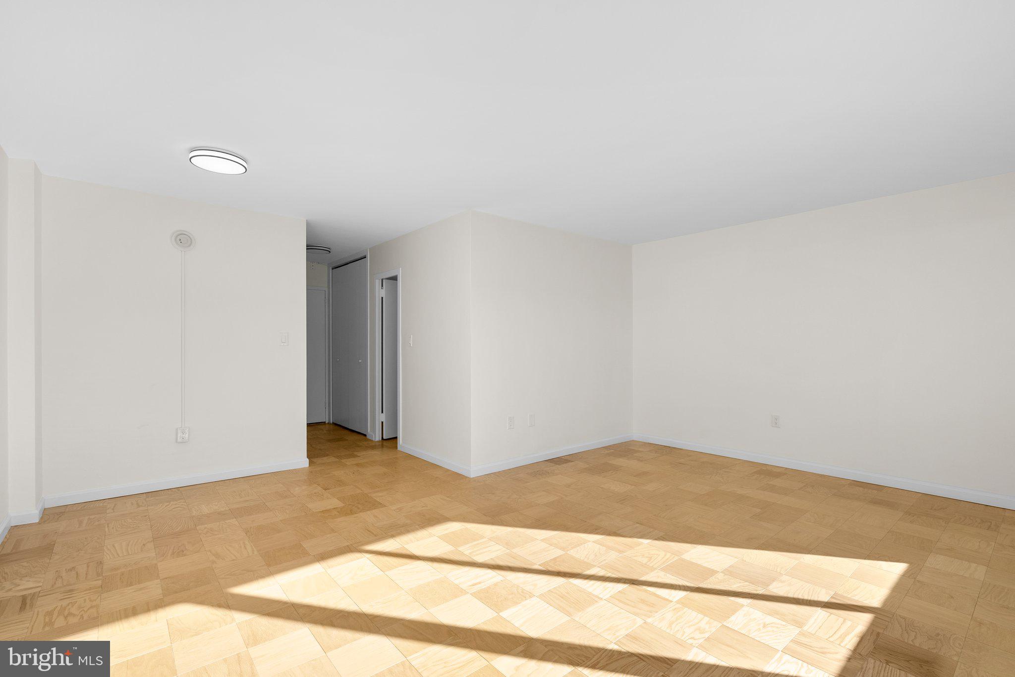 2030 F Street NW Unit: 1010