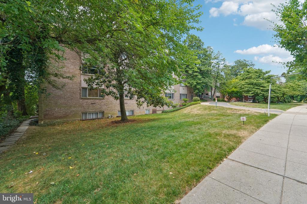 4570 MacArthur Blvd NW #T3