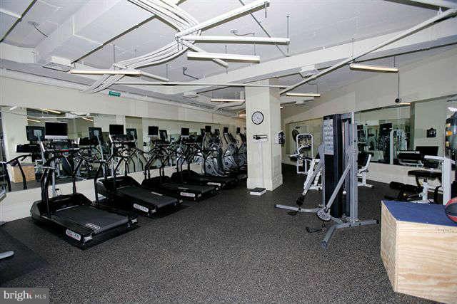 2425 L ST NW #440