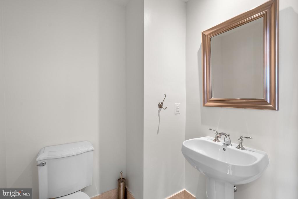 2425 L ST NW #440