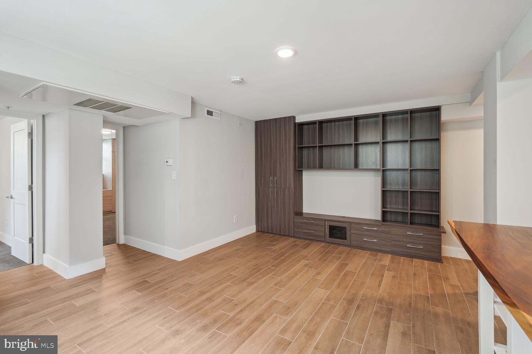 906 GALLATIN ST NW #101
