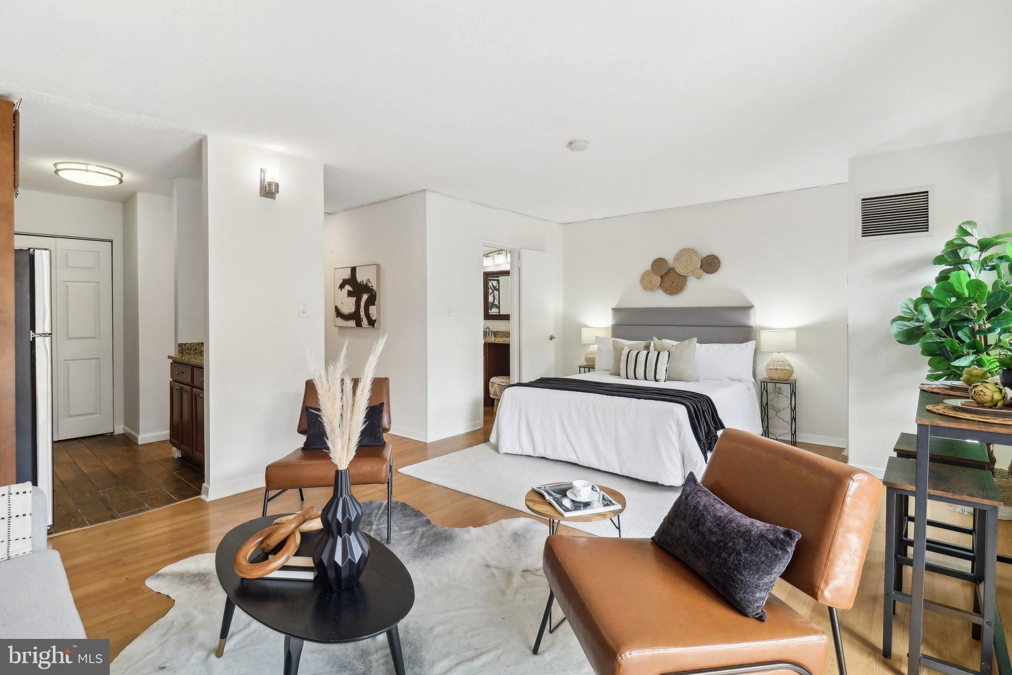 1718 P St NW #717