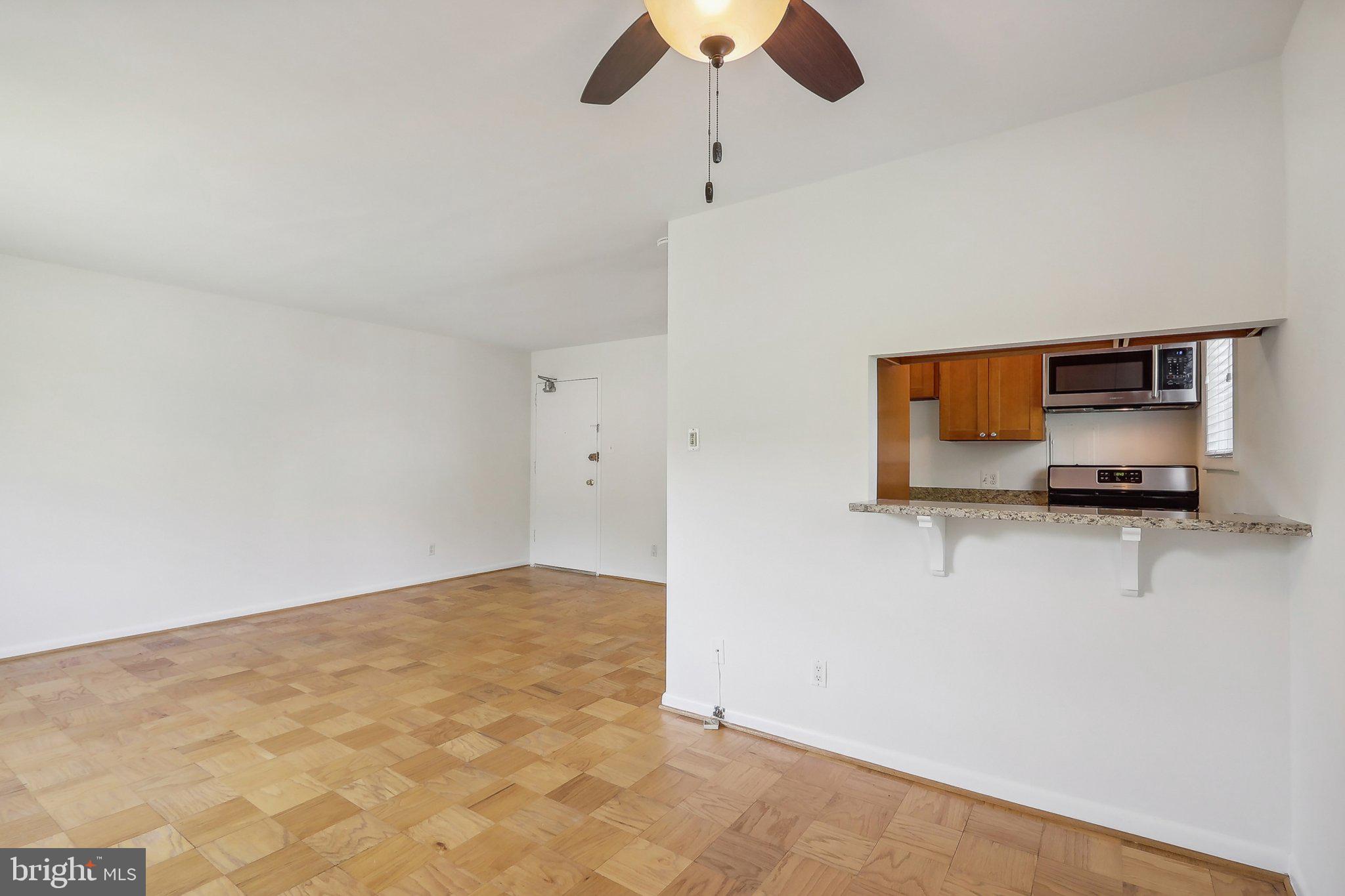 4570 MacArthur Blvd NW #209