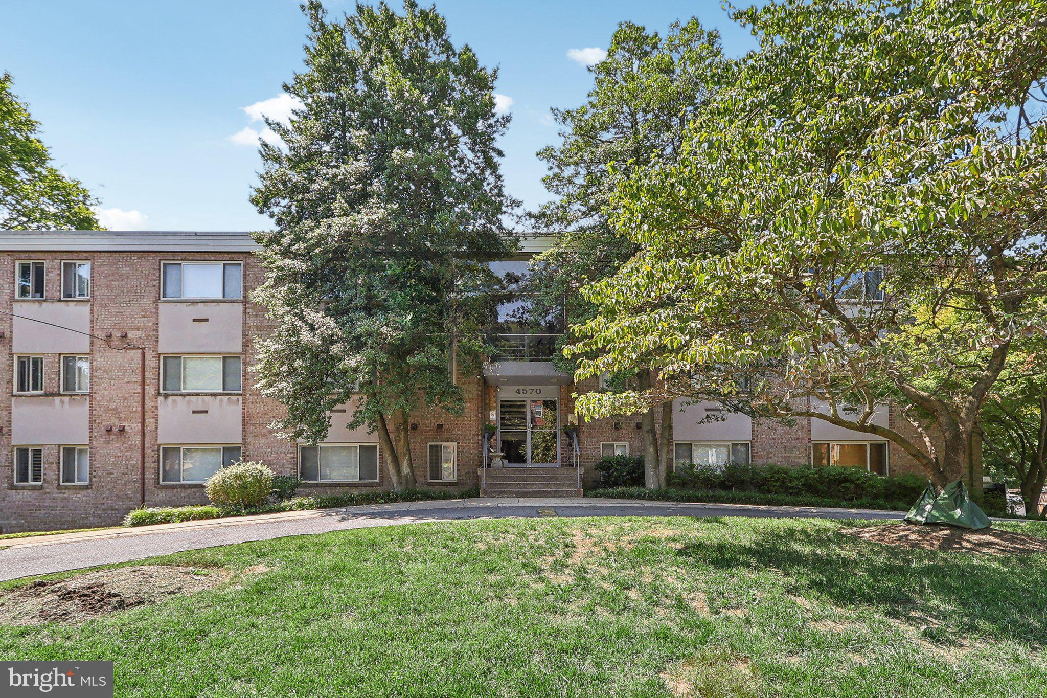 4570 MacArthur Blvd NW #209