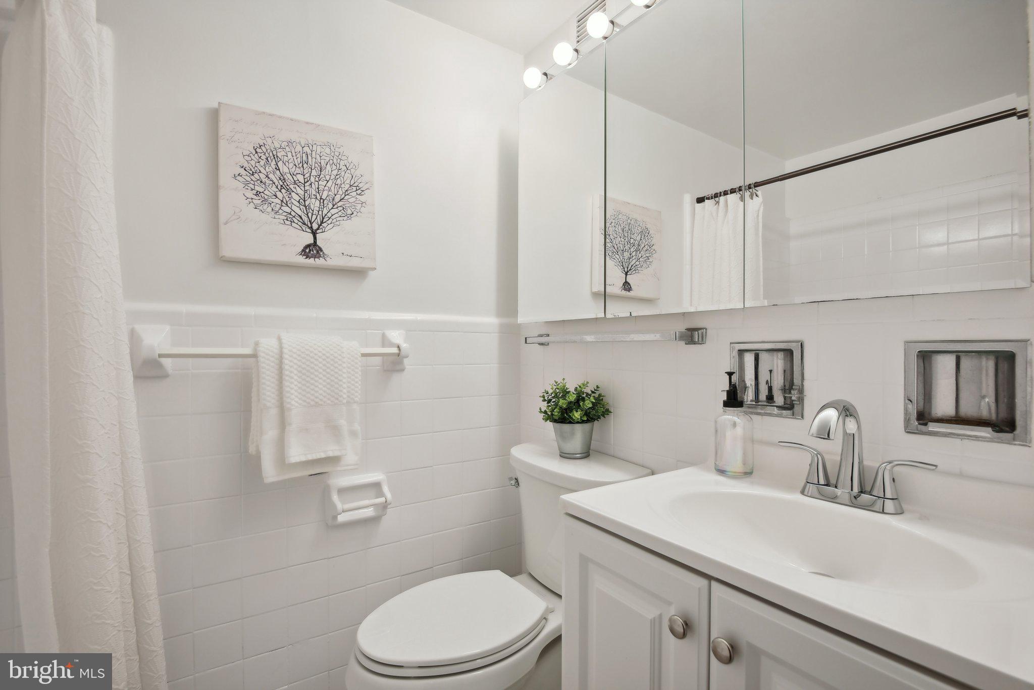 1711 Massachusetts Ave NW #602