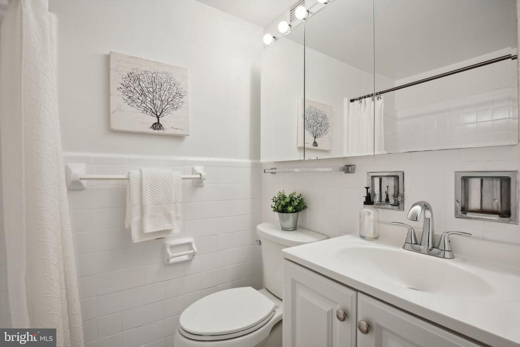 1711 Massachusetts Ave NW #602
