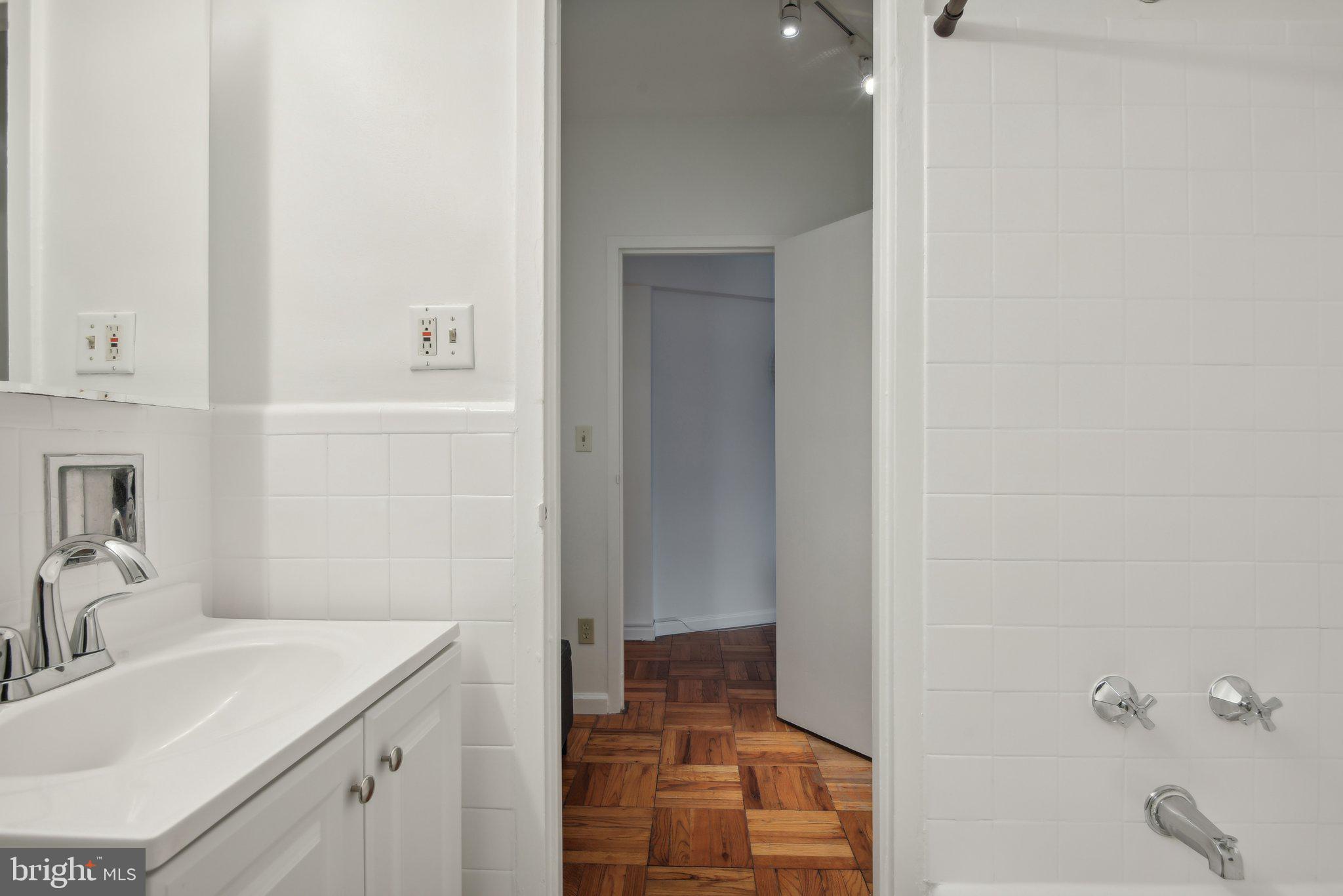1711 Massachusetts Ave NW #602