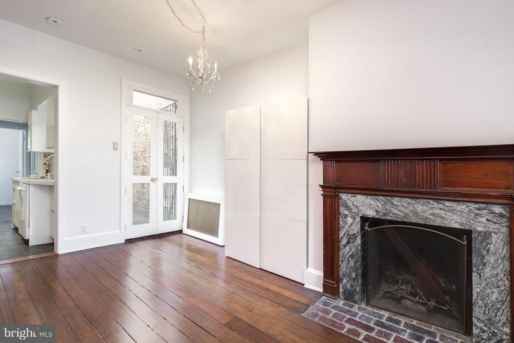 1211 35TH STREET NW