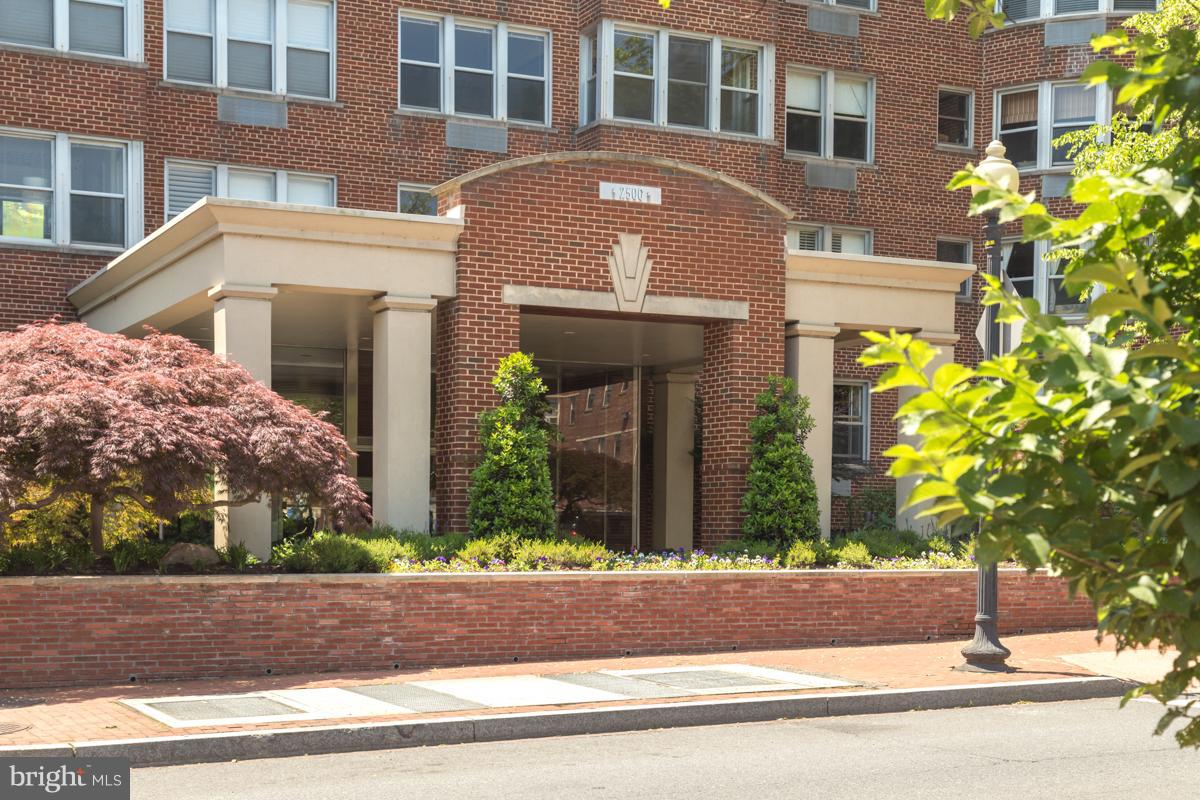 2500 Q ST NW #216