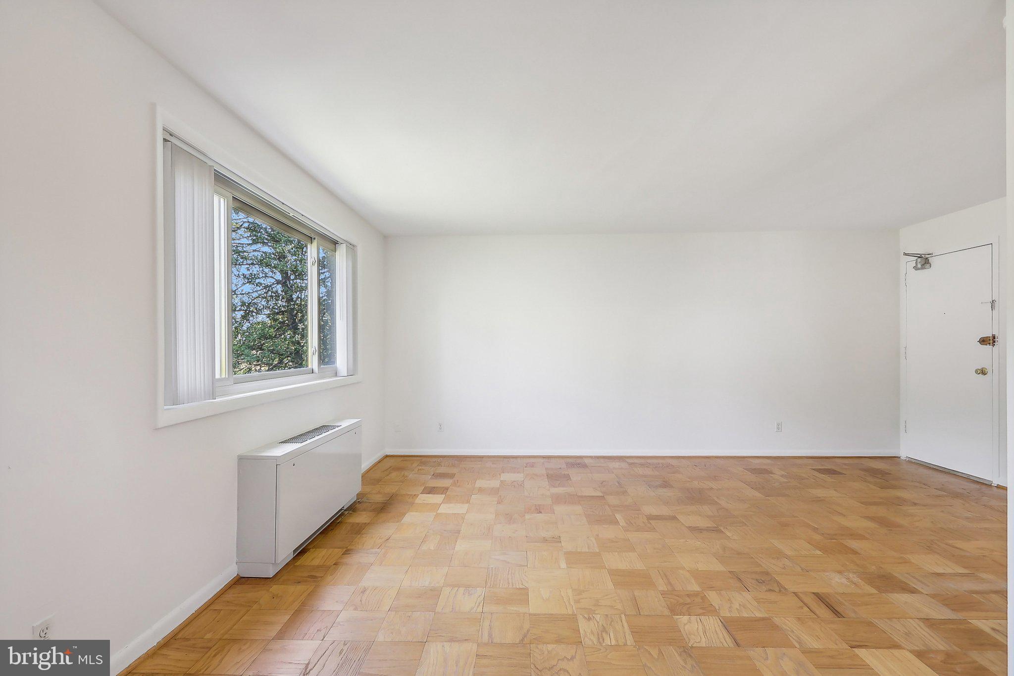 4570 MACARTHUR BLVD NW #209