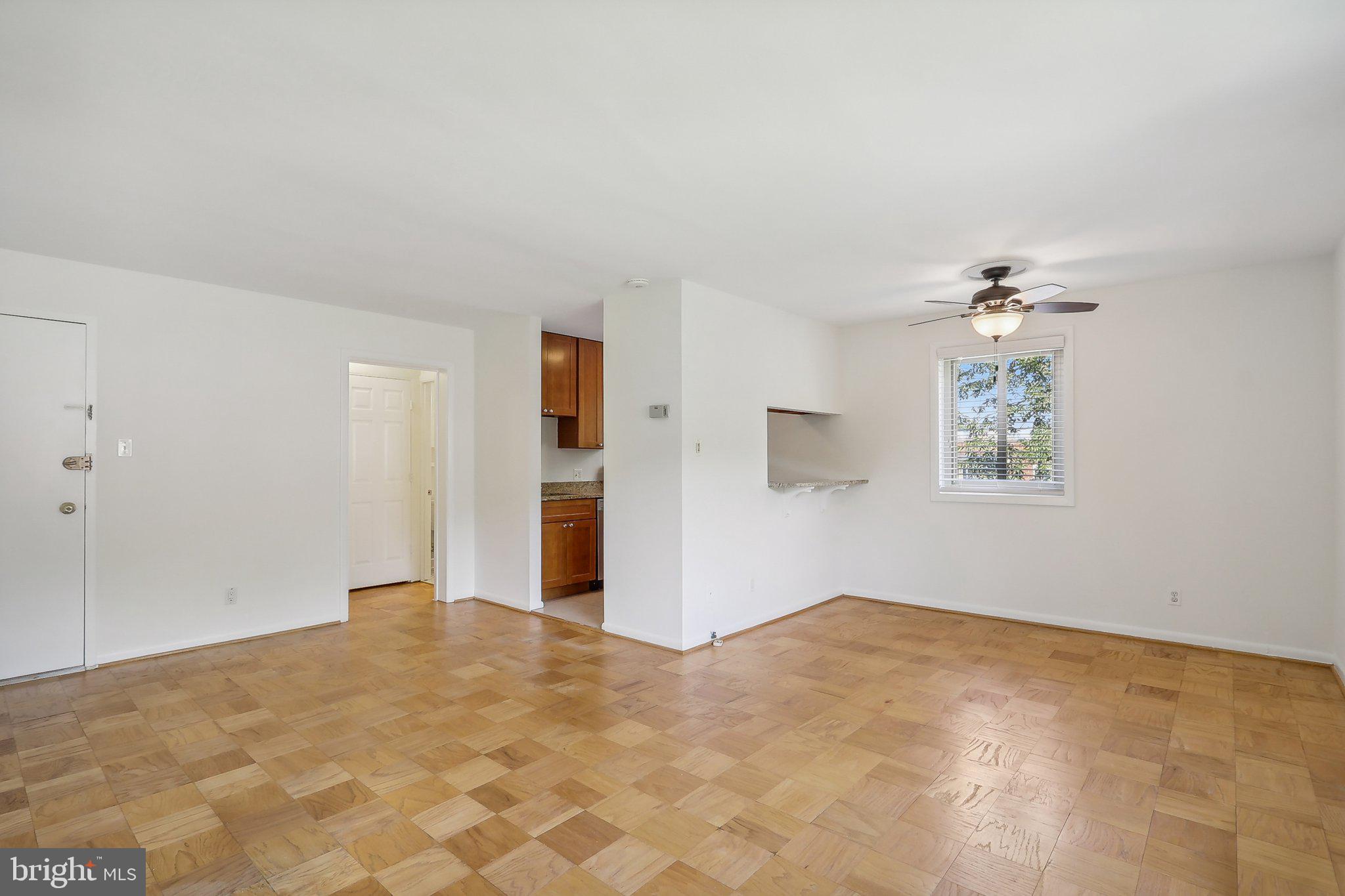 4570 MACARTHUR BLVD NW #209