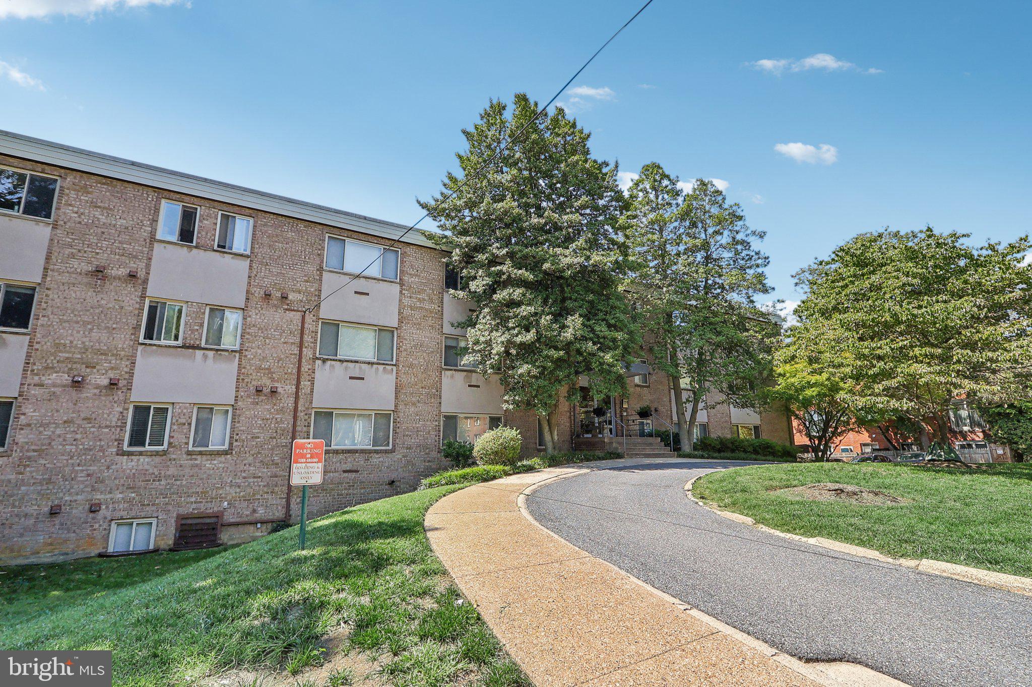 4570 MACARTHUR BLVD NW #209