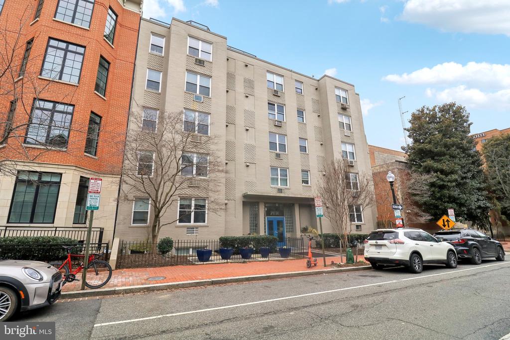 2130 N St NW #106