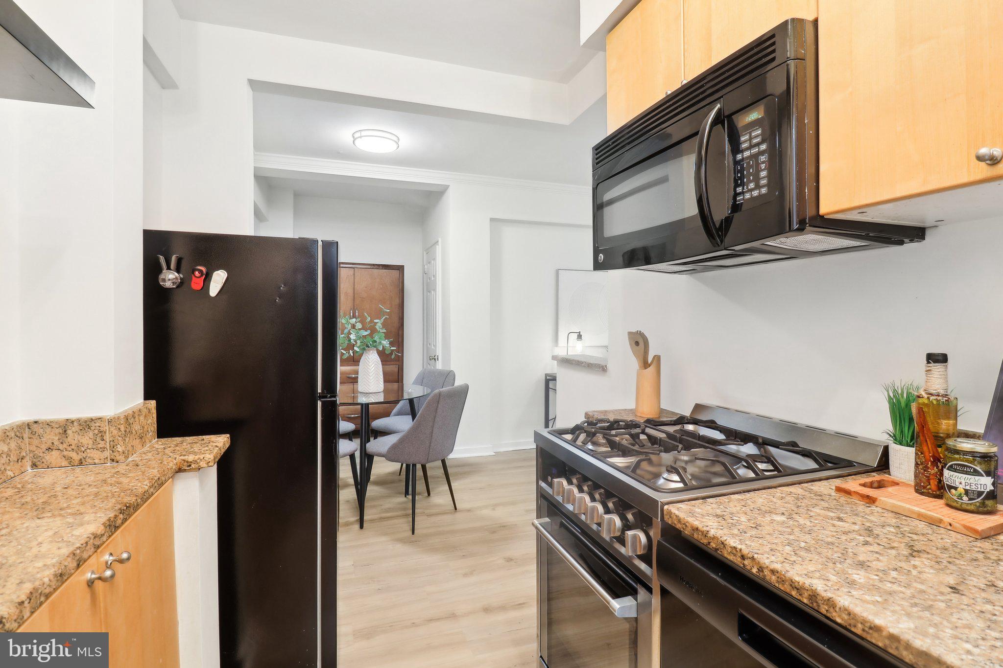 2130 N St NW #106