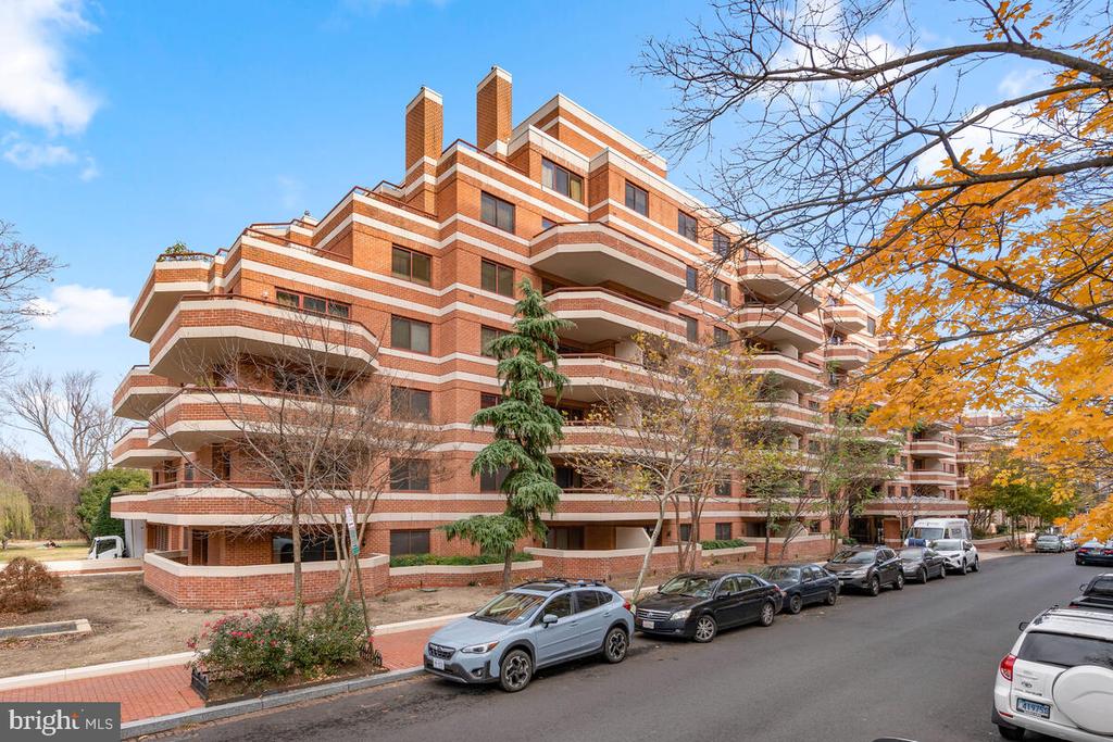 2301 N ST NW #202