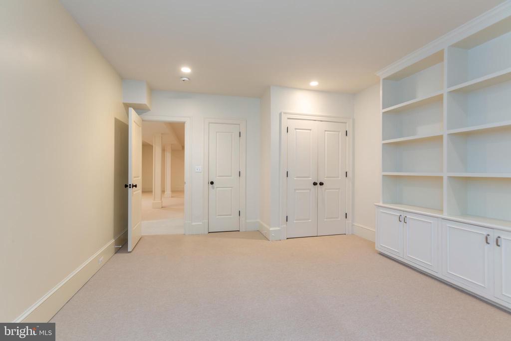 2608 36TH PL NW