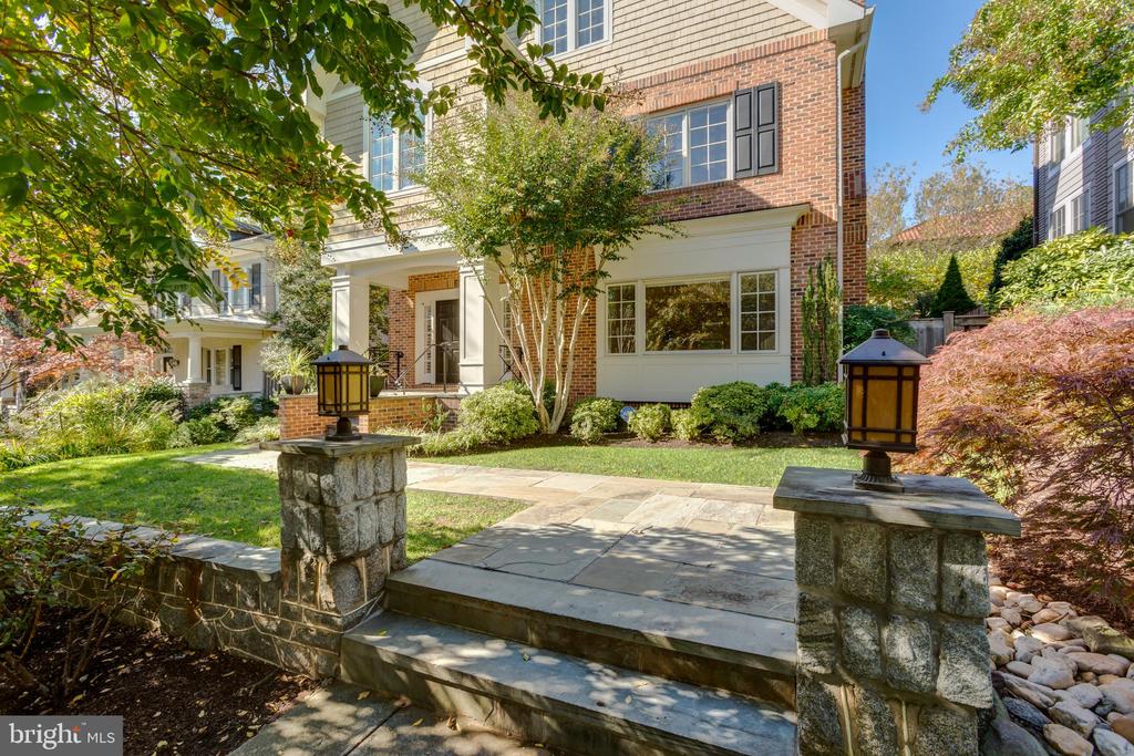 2608 36TH PL NW