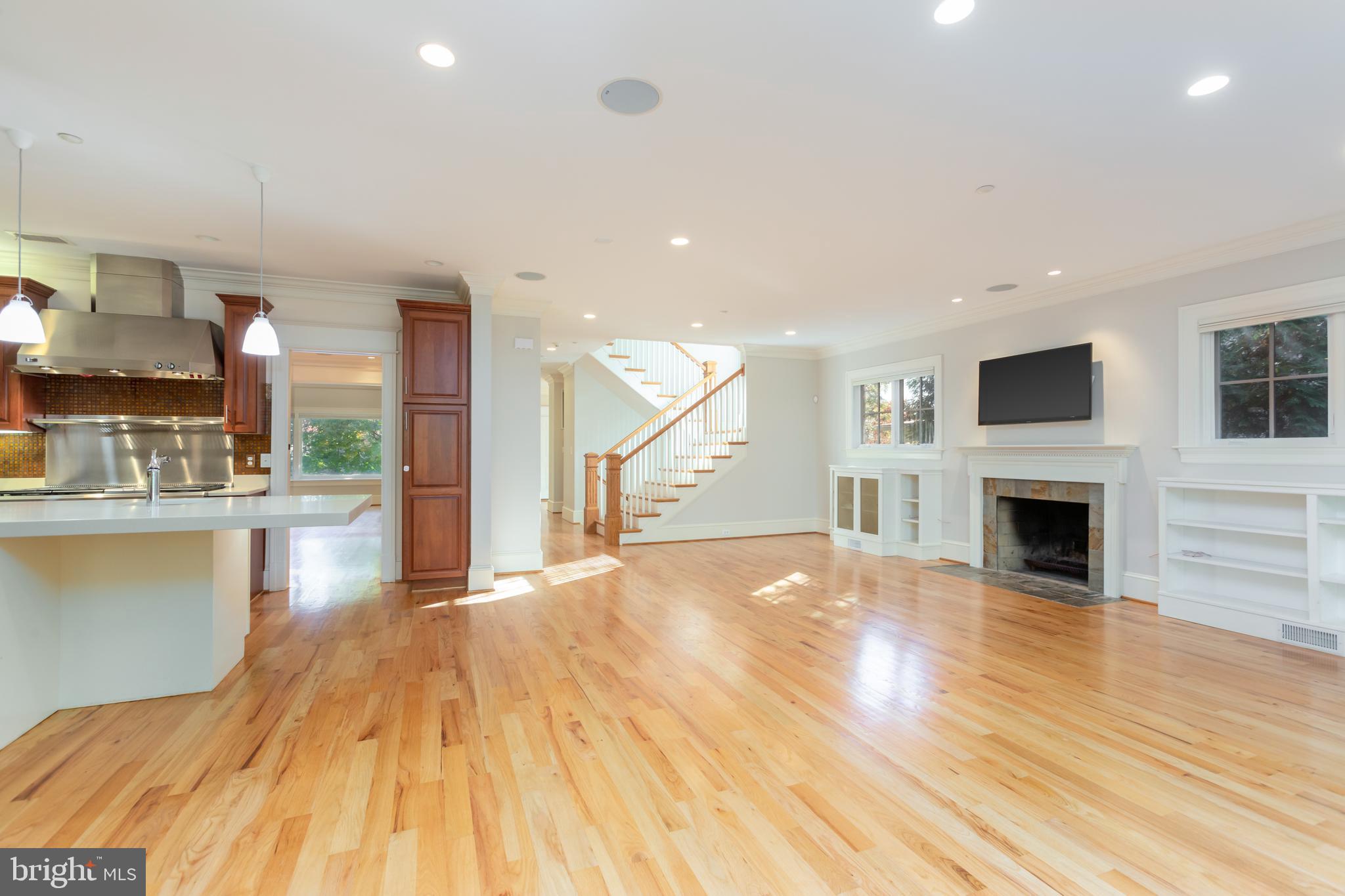 2608 36TH PL NW