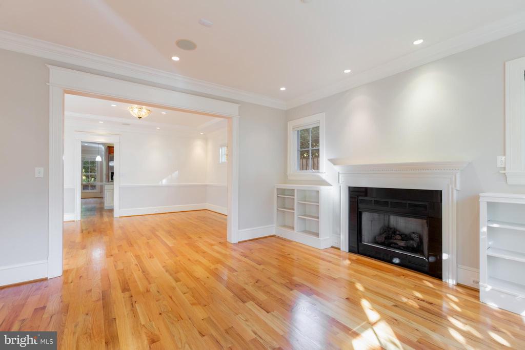 2608 36TH PL NW