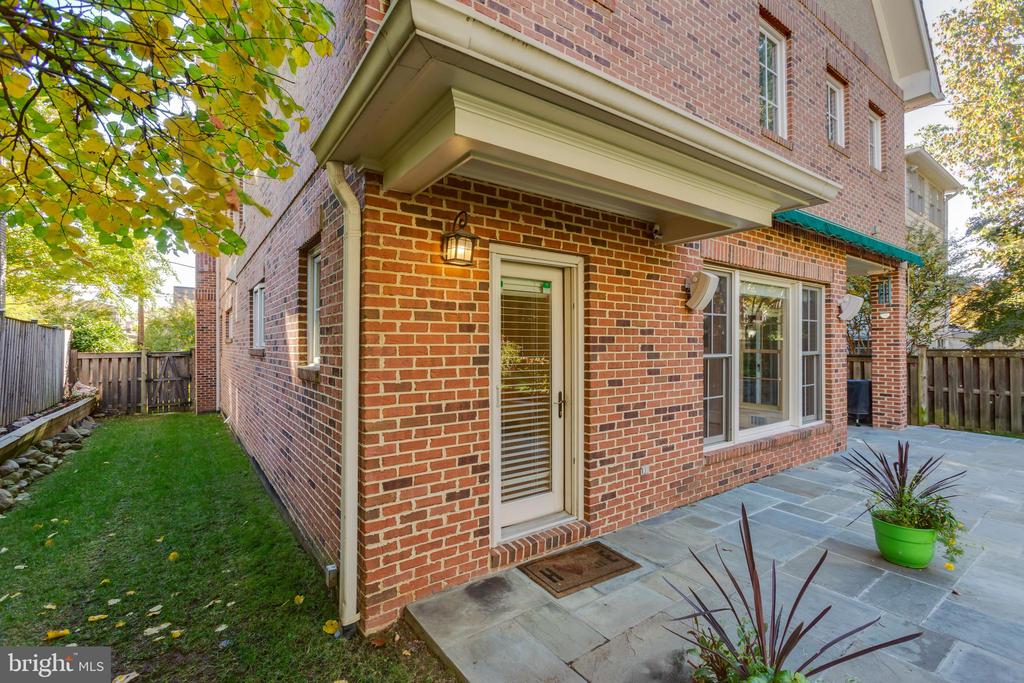 2608 36TH PL NW