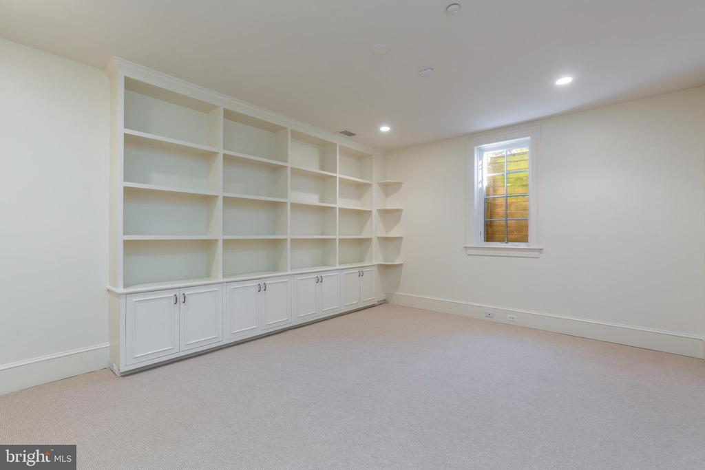 2608 36TH PL NW