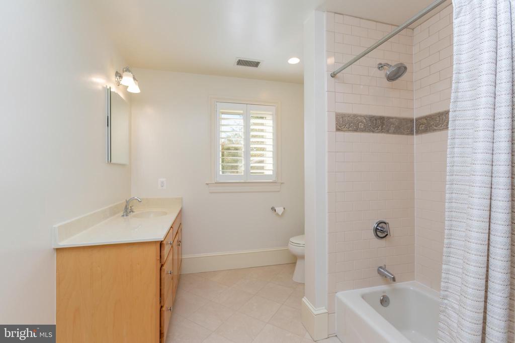 2608 36TH PL NW